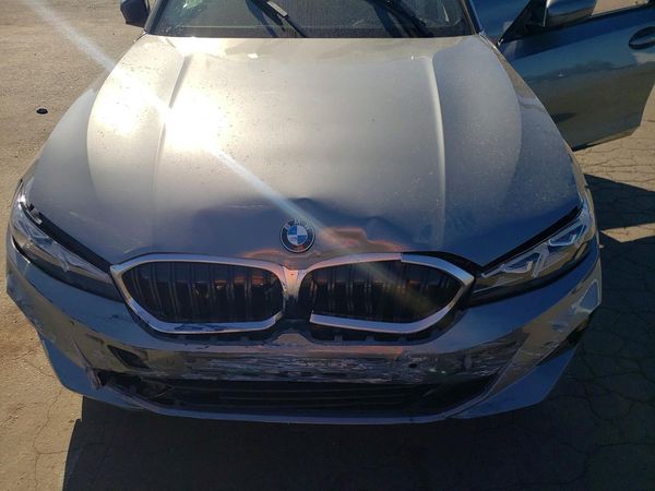 2023 BMW 3 SERIES xDrive — Engine bay