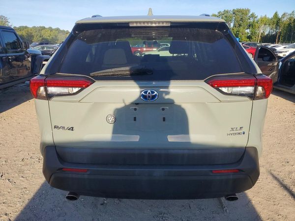 2022 TOYOTA RAV4 XLE