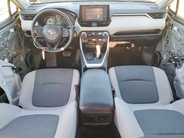 2022 TOYOTA RAV4 XLE
