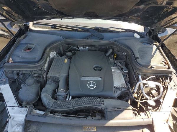 2017 MERCEDES-BENZ GLC