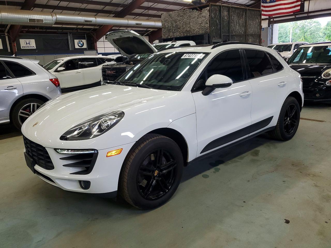 2017 PORSCHE MACAN