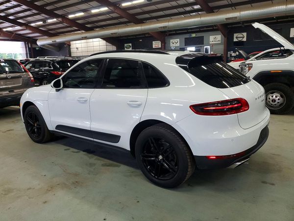 2017 PORSCHE MACAN