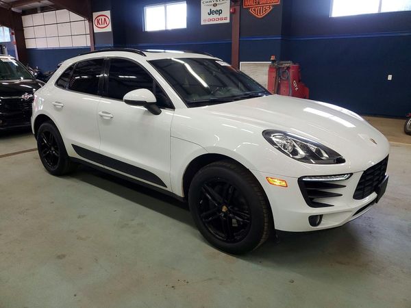 2017 PORSCHE MACAN