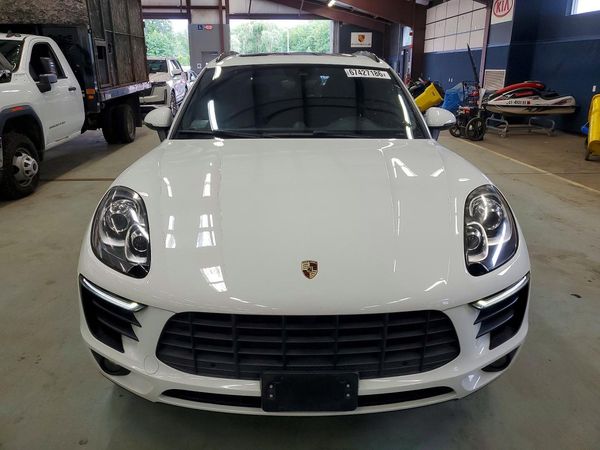 2017 PORSCHE MACAN