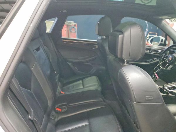 2017 PORSCHE MACAN
