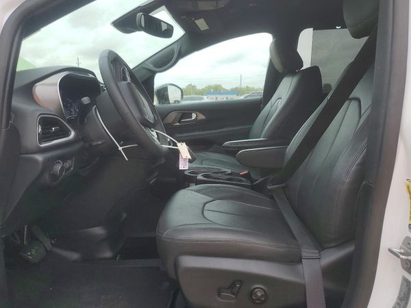 2025 CHRYSLER VOYAGER