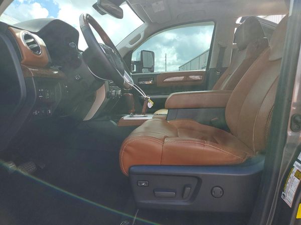 2020 TOYOTA TUNDRA Platinum Grade — DENT