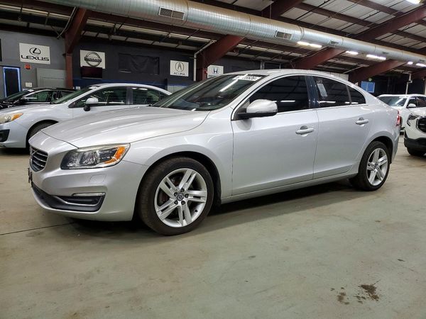 2015 VOLVO S60
