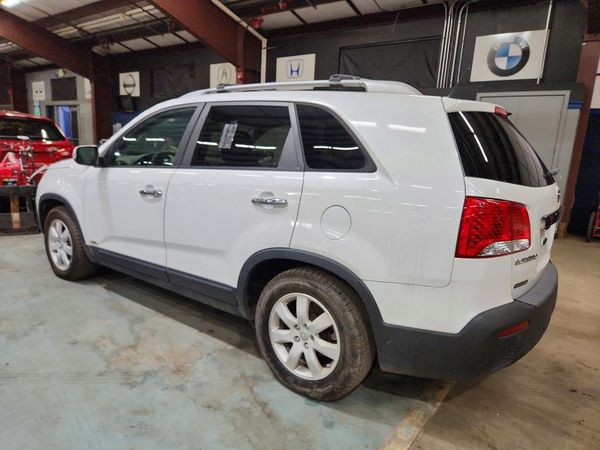 2013 KIA SORENTO Base / LX