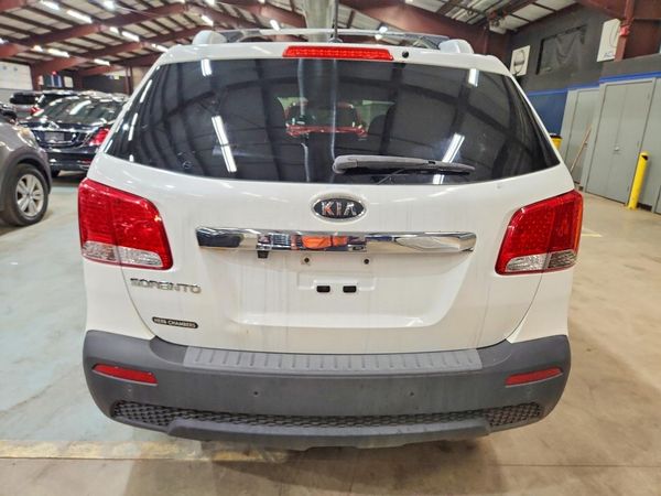 2013 KIA SORENTO Base / LX