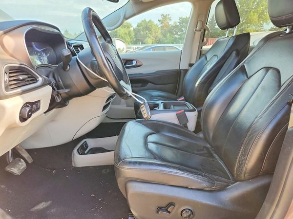 2017 CHRYSLER PACIFICA