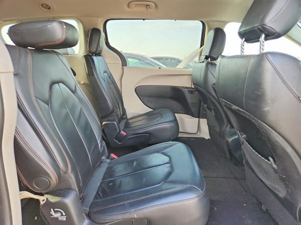 2017 CHRYSLER PACIFICA