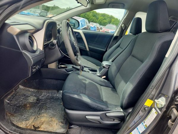 2015 TOYOTA RAV4 LE (X Grade) — DENT