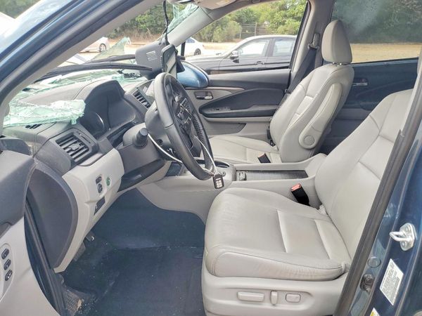 2021 HONDA PILOT SE — DENT