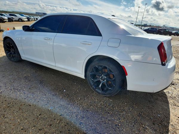 2016 CHRYSLER 300