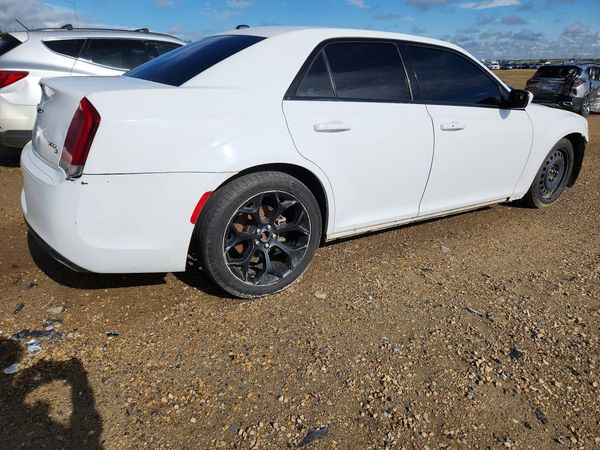 2016 CHRYSLER 300