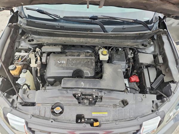 2019 NISSAN PATHFINDER — Engine bay