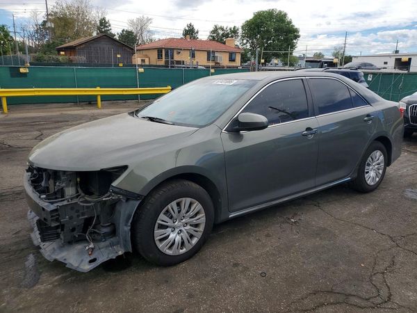 2014 TOYOTA CAMRY