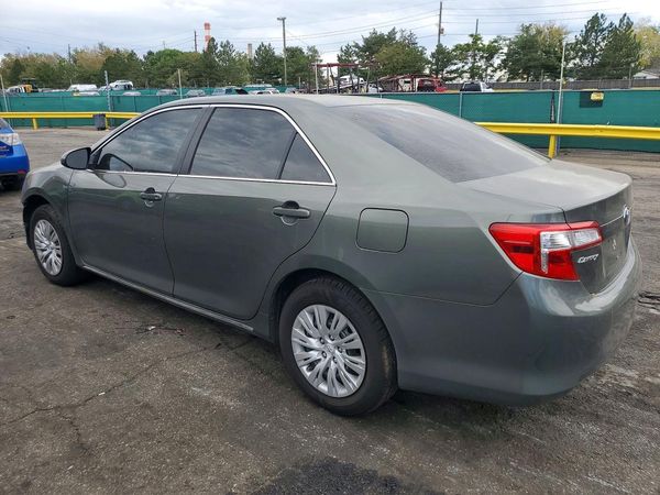 2014 TOYOTA CAMRY