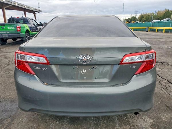 2014 TOYOTA CAMRY