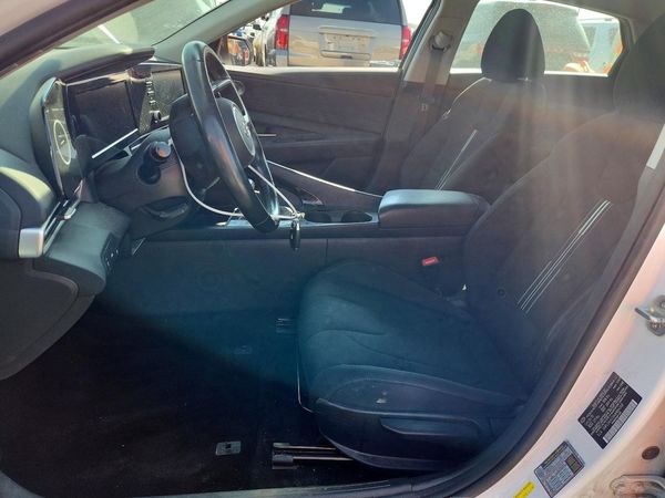 2021 HYUNDAI ELANTRA SEL w/ Convenience Pkg