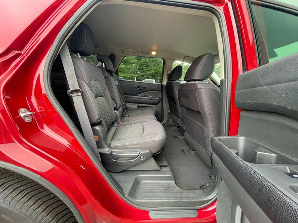 2023 NISSAN PATHFINDER SV