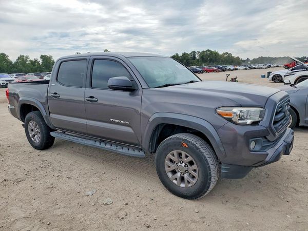 2017 TOYOTA TACOMA