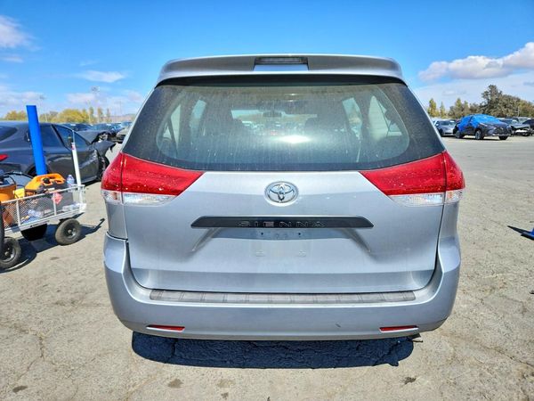 2014 TOYOTA SIENNA