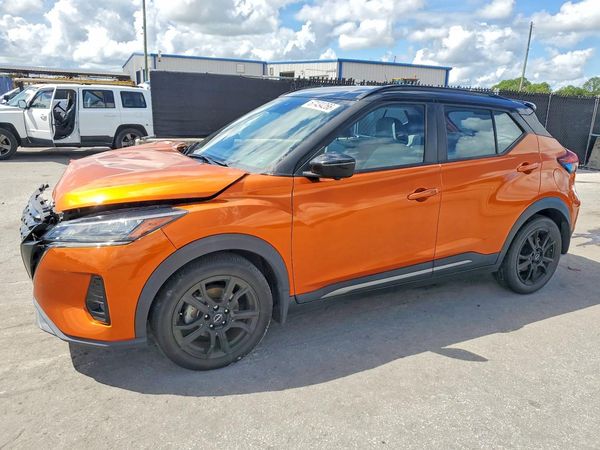 2022 NISSAN KICKS SR