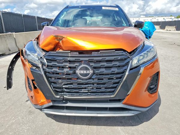 2022 NISSAN KICKS SR