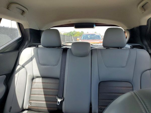 2022 NISSAN KICKS SR