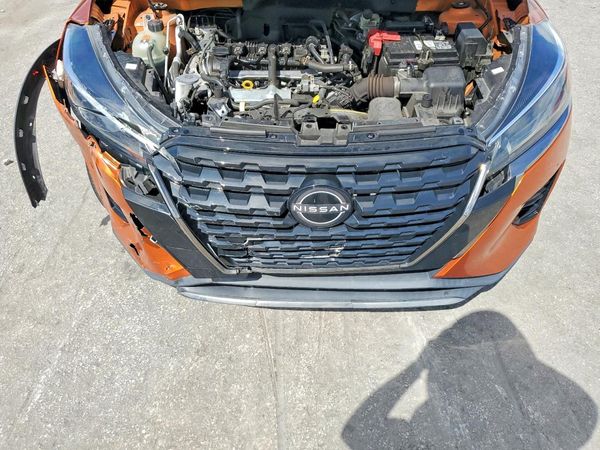 2022 NISSAN KICKS SR