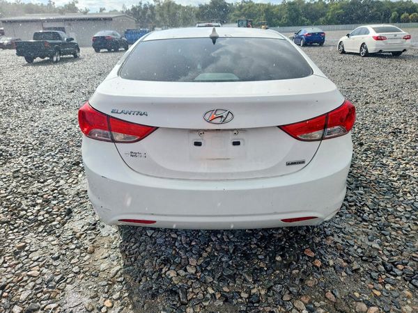 2013 HYUNDAI ELANTRA