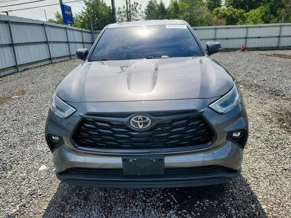 2021 TOYOTA HIGHLANDER