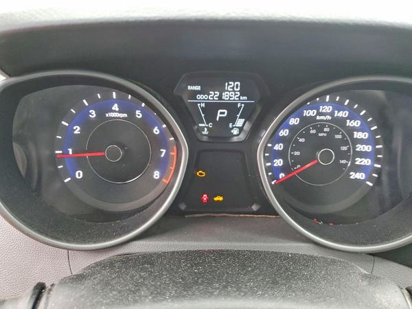 2012 HYUNDAI ELANTRA