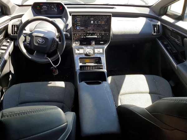 2025 TOYOTA BZ4X