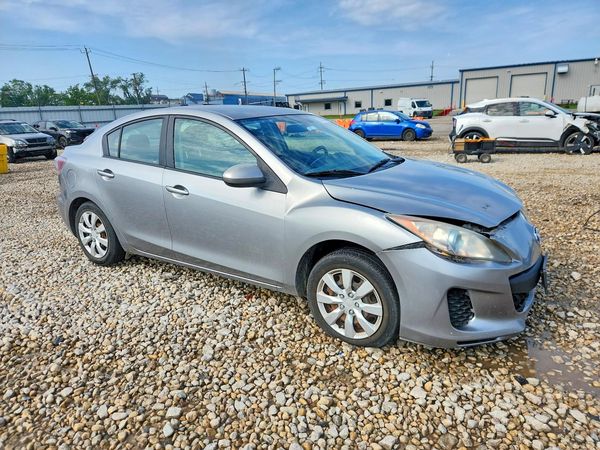 2013 MAZDA 3