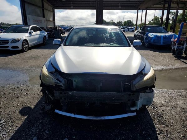 2014 INFINITI Q50