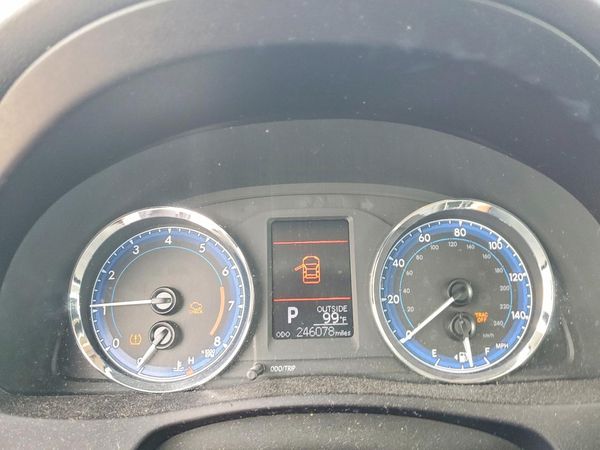 2017 TOYOTA COROLLA