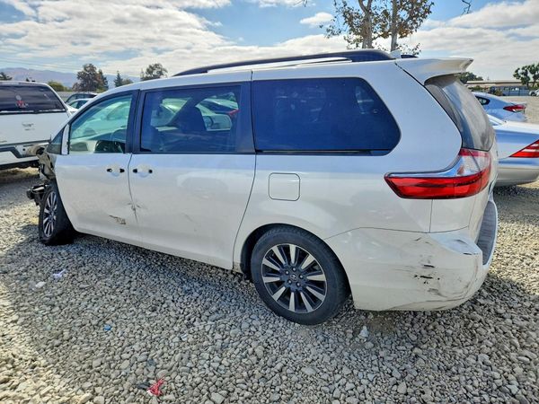 2019 TOYOTA SIENNA