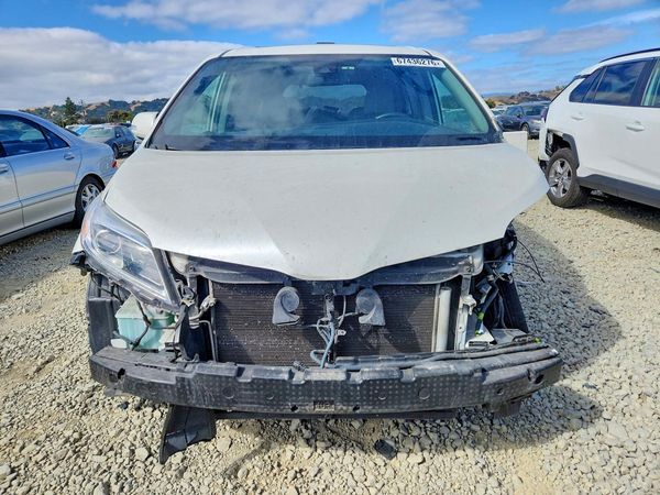 2019 TOYOTA SIENNA