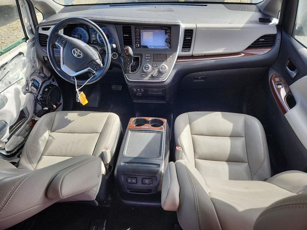2019 TOYOTA SIENNA