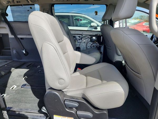 2019 TOYOTA SIENNA