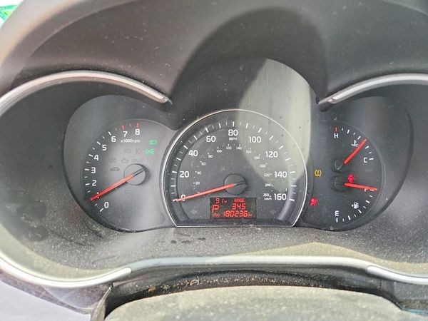 2014 KIA SORENTO Base/ LX