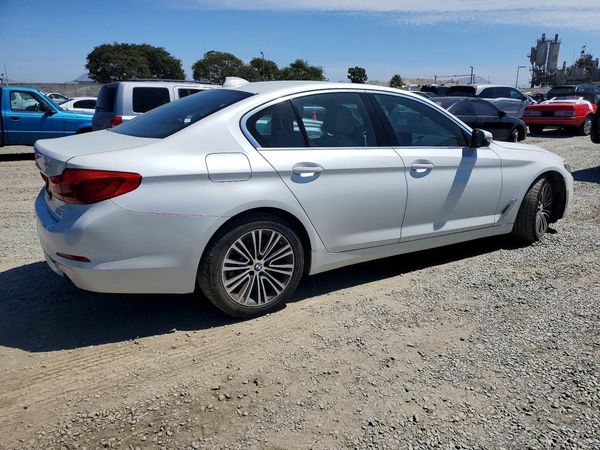 2019 BMW 530