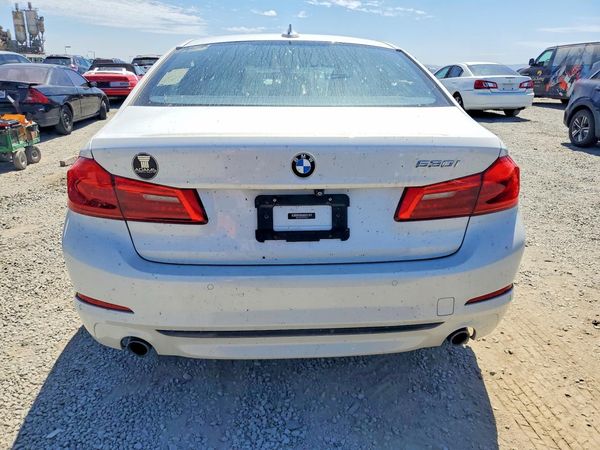 2019 BMW 530