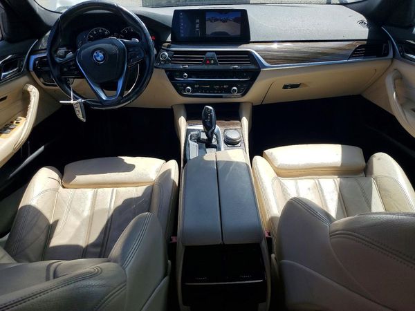 2019 BMW 530