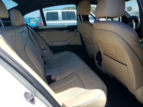 2019 BMW 530