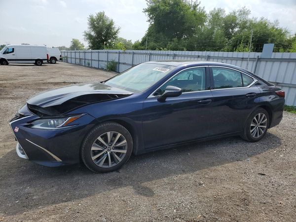 2019 LEXUS ES