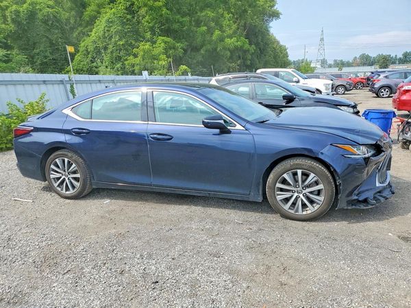 2019 LEXUS ES
